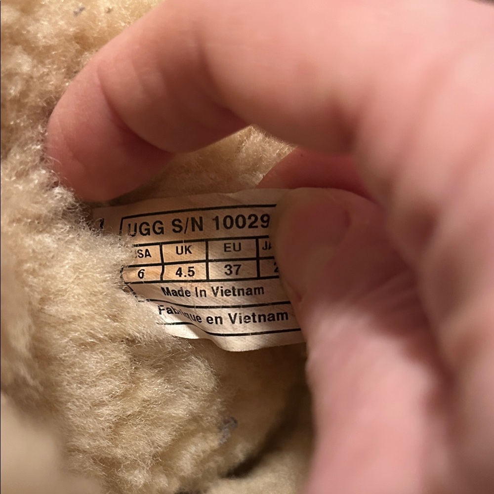 UGG Bailey Bow - image 5